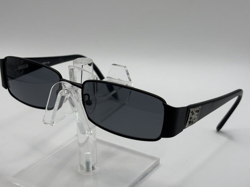 South Hampton SH0006 BK Black Rectangle Sunglasses 53-17-135 Silver Accent